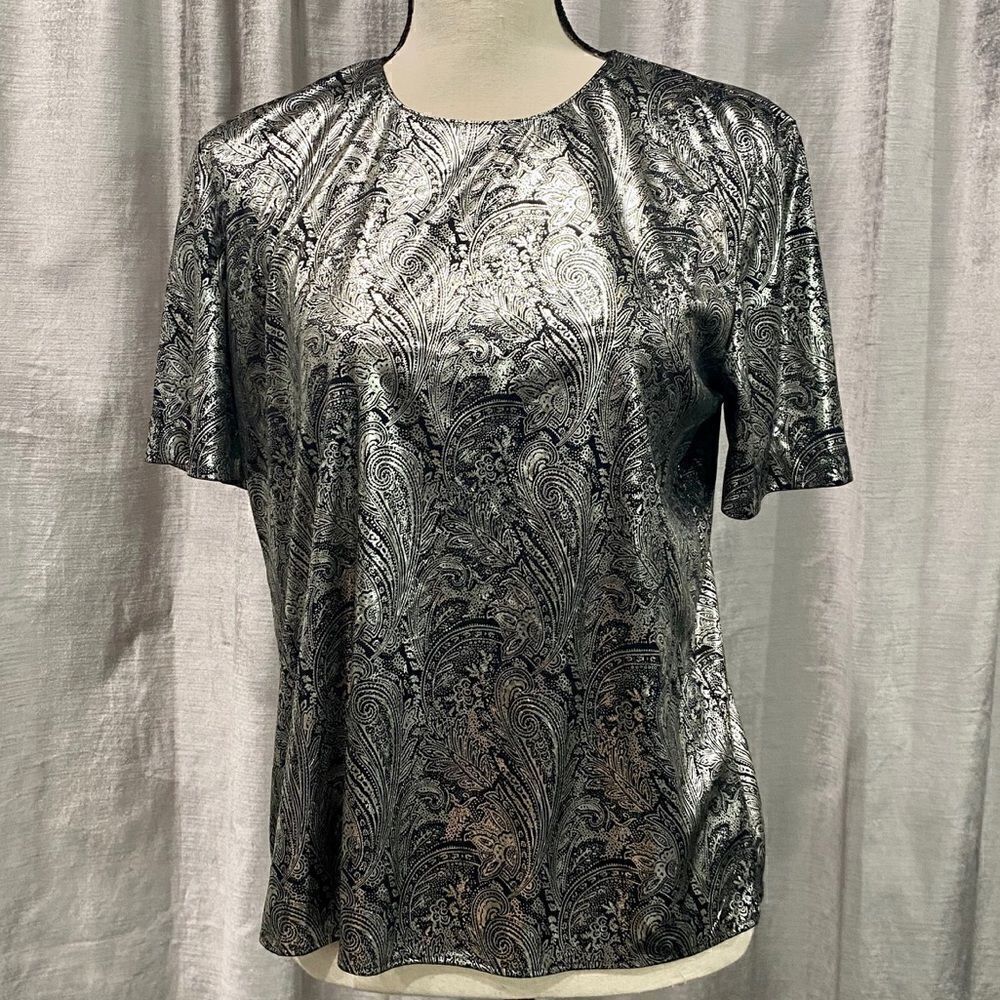 ⭐️ VINTAGE Liquid Silver Paisley T Shirt